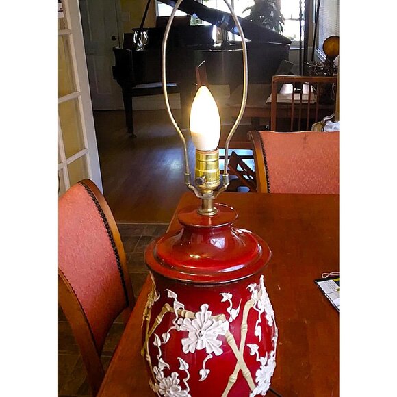 Gorgeous VTG MCM Hollywood Regency Chrysanthemums/Bamboo relief Table Lamp - Picture 10 of 14